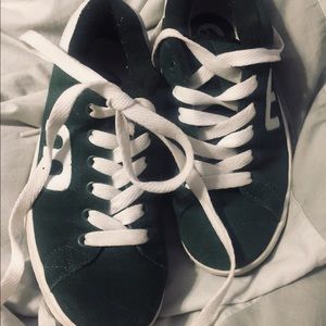 Next to NEW sz7  Ernie’s Leather Skate Shoes